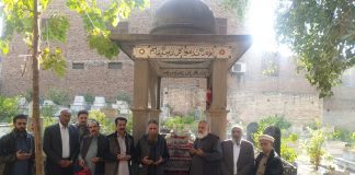 شہید انور علی اخونزادہ کی برسی پر شیعہ علماء کونسل پاکستان کے وفد کی قبر پر فاتحہ