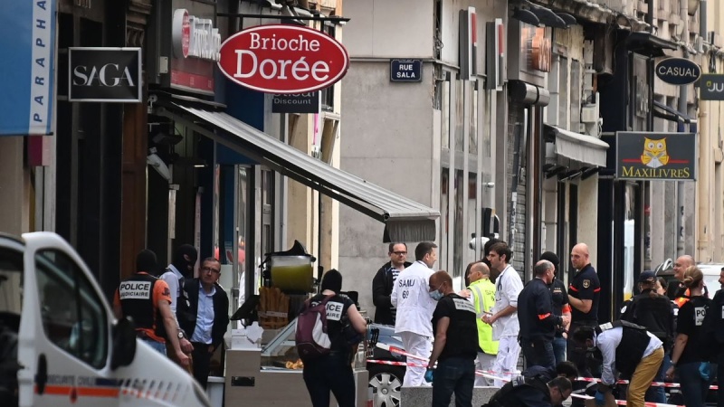 فرانس میں دھماکہ13 افراد زخمی