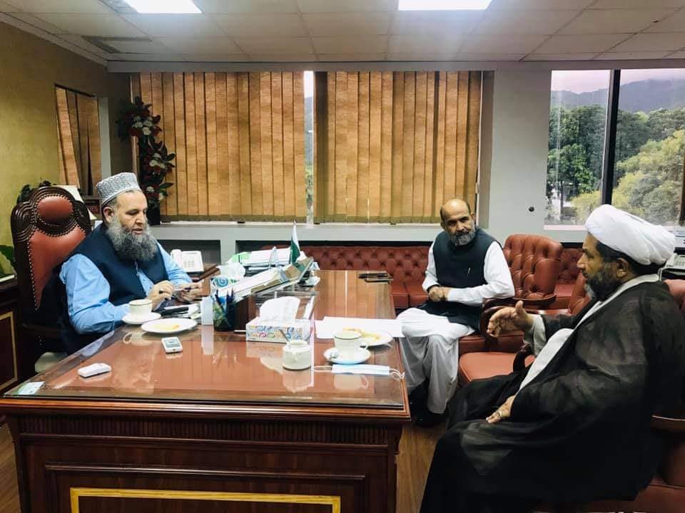 علامہ عارف واحدی کی وفاقی وزیر مذہبی امور نور الحق قادری سے ملاقات
