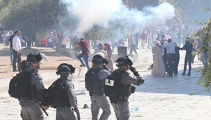 یوم القدس پر اسرائیلی فوج کا مسجدالاقصیٰ پر حملہ، 200 سے زائد فلسطینی زخمی