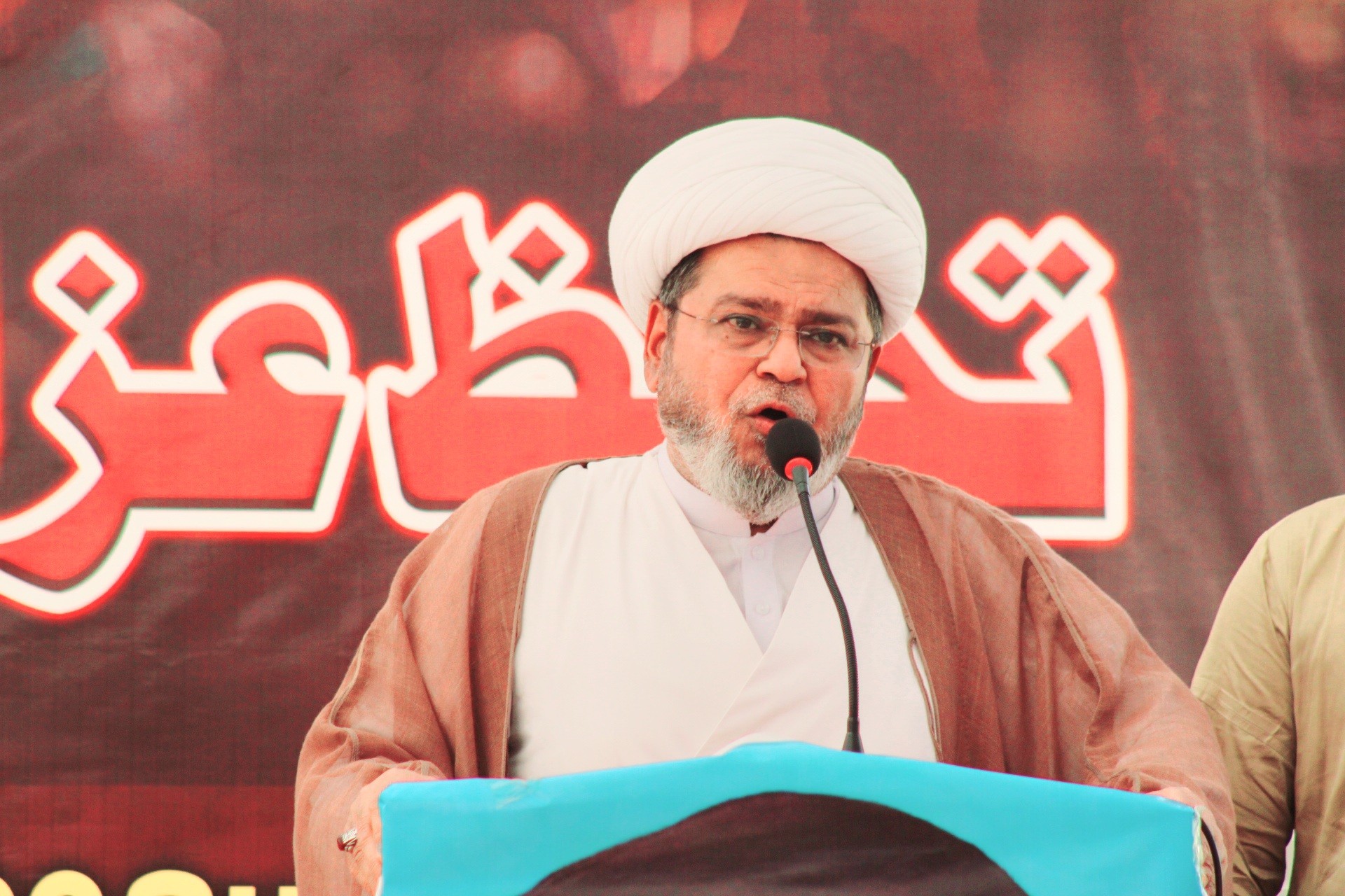 اربعین: زائرین کے مسئلے کے حل کے لئے مرکزی حکومت سے رابطے میں ہیں علامہ شبیر میثمی