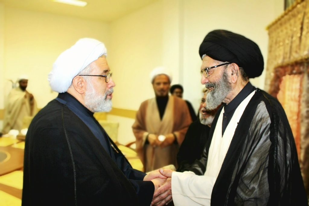 آقائی علی عباسی قائد ملت جعفریہ پاکستان کا استقبال کرتے ہوئے