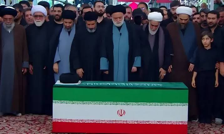 رہبر شہید امت کو حرم امام رضا علیہ السلام میں آسودۂ خاک کر دیے گئے